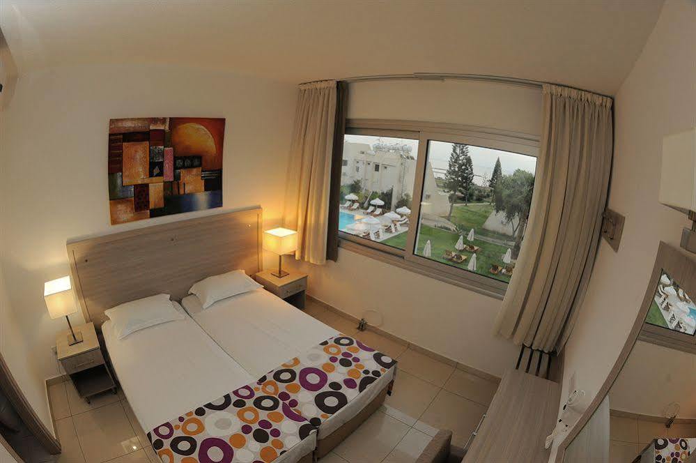 Frixos Suites Hotel Apts 沃罗里尼 外观 照片